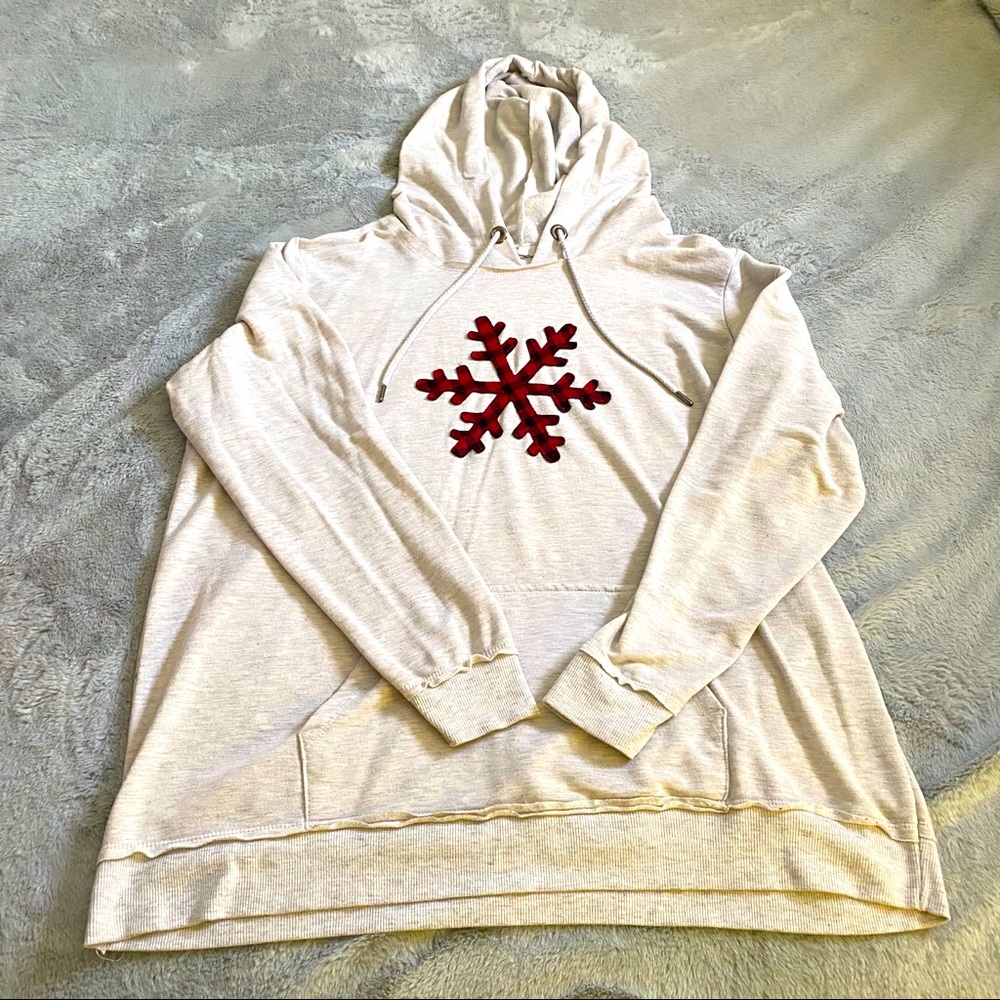 🌸 2 for 15 🌸 Snowflake Maurices Hoodie
